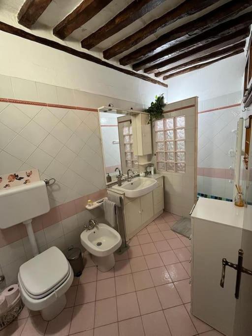A Due Passi Da Piazza Grande Apartment มอนติปุลเชียโน ภายนอก รูปภาพ