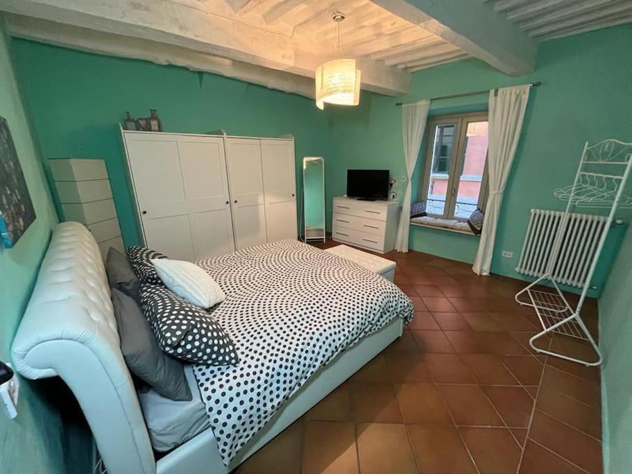 A Due Passi Da Piazza Grande Apartment มอนติปุลเชียโน ภายนอก รูปภาพ