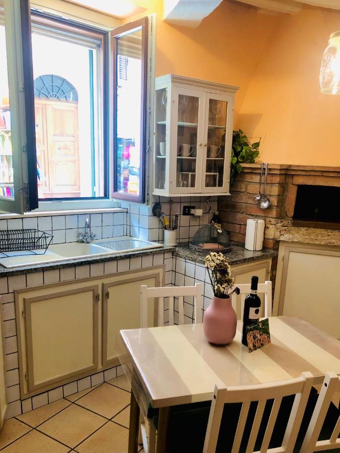 A Due Passi Da Piazza Grande Apartment มอนติปุลเชียโน ภายนอก รูปภาพ